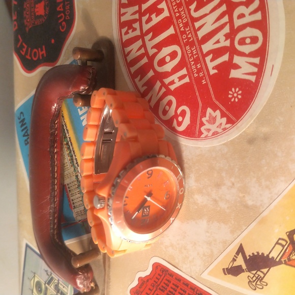 Roxy brand watch - Picture 7 of 7